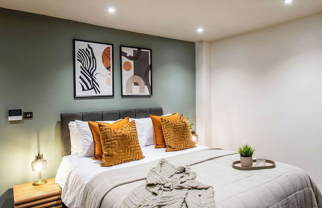 Thetford Hive - Photo 18