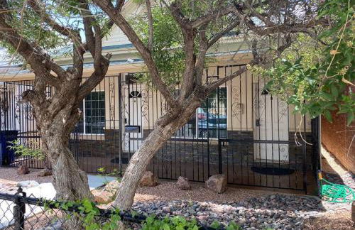 Big Family, Close to All, duplex A and B Downtown UTEP Hospitals - Foto 1