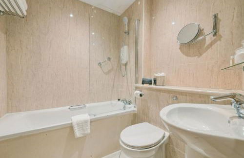 Holyrood Aparthotel - Photo 122