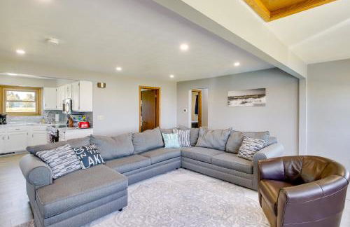 Lakefront Winneconne Home with Private Dock! - Foto 1