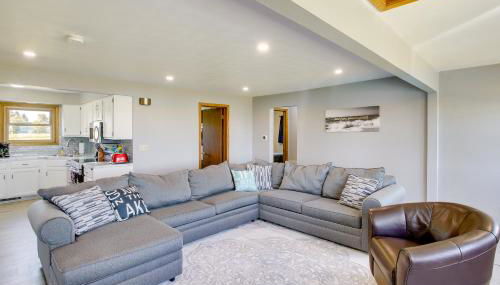 Lakefront Winneconne Home with Private Dock! - Foto 1