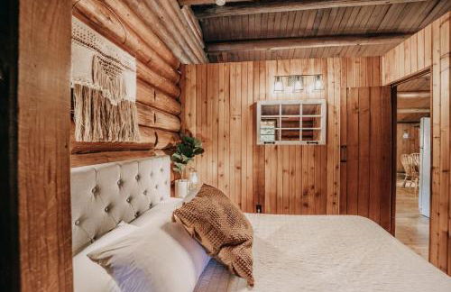 76GS - Genuine Log Cabin - WiFi - Pets Ok - Sleeps 4 home - Foto 42