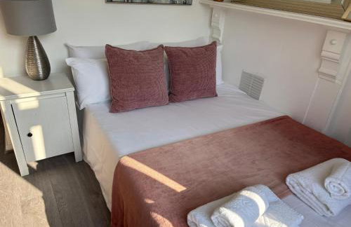 Chalkwell Aparthotel Short & Long Stays Welcome, Leisure , Relocation , Business Stays , Contractors - Photo 49