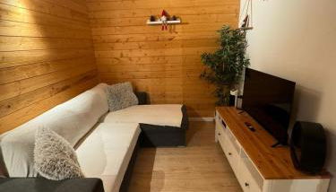 Peaceful Getaway with Pool & BBQ Area - Foto 2