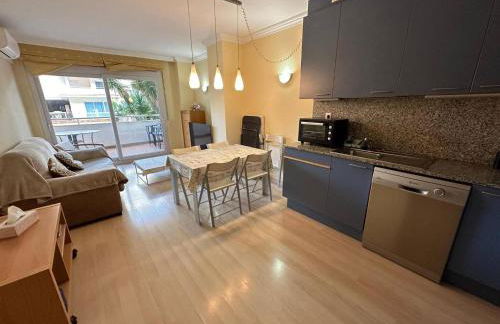 Apartamento con parking y piscina comunitaria AV-42 - Foto 3