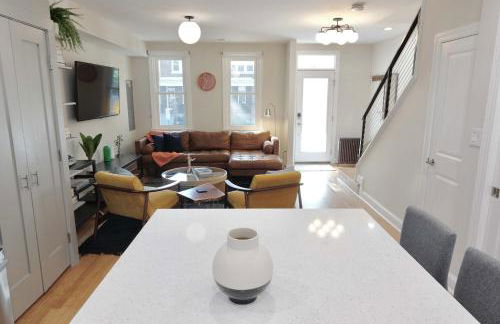 Stadium Armory Stay - 3 Bedroom - Foto 9