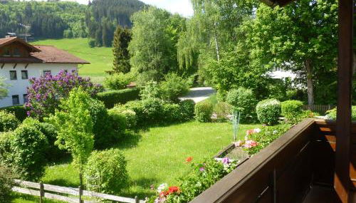 Gästehaus Böck in Roßhaupten - Foto 1, Garden, Garden view