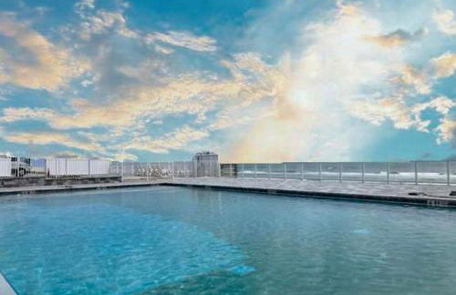 Ocean View Studio Condo w Balcony Pool and Free Parking - Foto 24