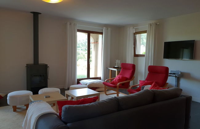 Villa With Heated Pool, Jacuzzi, Sports Field and Stunning Views - Photo 34