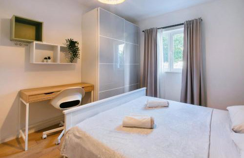 Peaceful Family Apartment with PRIVATE GARAGE Free Parking, Split - Foto 23