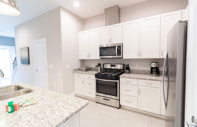 New 4 BR 4 BA Villa Ground Zero to Theme Parks - Foto 10