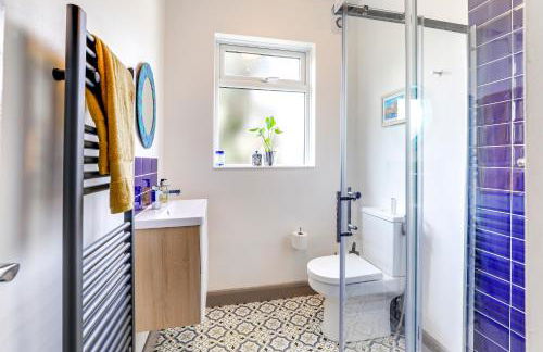 Wisteria Apt Spacious 3BR & Balcony - Photo 9