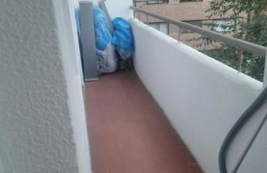 250m Chamartin, 250m plaza castilla, 3 stops Bernabeu - Photo 9