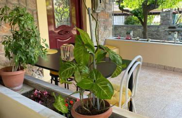 Peculiar Garden Apartment - Photo 39