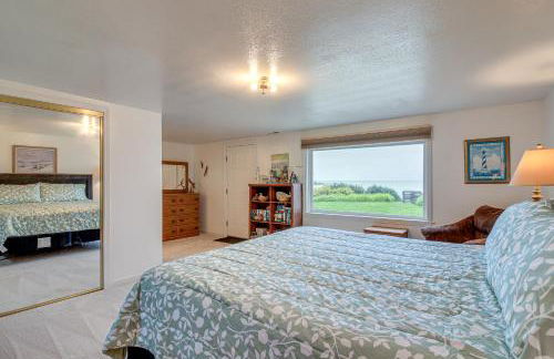 Cliffside Lighthouse Beach Home with Ocean View - Foto 18