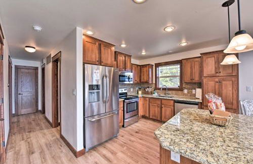 Gorgeous Twin Lakes Home with Deck Overlooking Mtns! - Foto 7