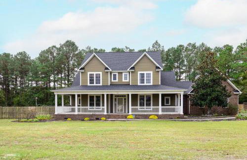 Exquisite home with pool, enclosed yard, fireplace, central AC, & washer/dryer - Foto 39