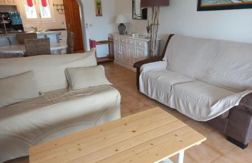 Casa con Piscina, A/A, BBQ, WiFi y Garaje en Sant Pere Pescador - ES-89-76 - Foto 7