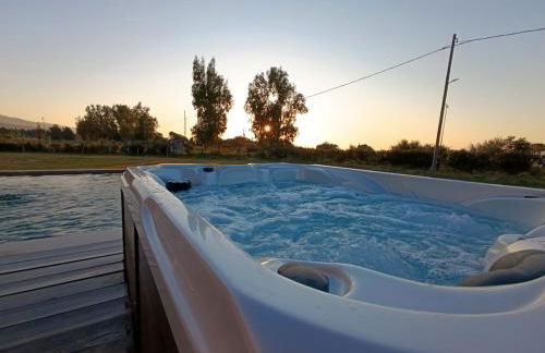 Aphrodite Luxury Suites, Private Heated Pool & Jacuzzi -Romantic Escape for Couples - Photo 13