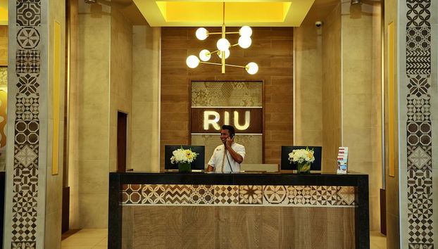 Mostrador de check-in y check-out