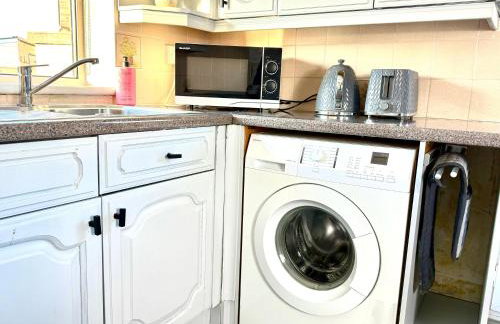 3-Bedroom spacious House, Private garden, Prime location, WiFi, Netflix - Foto 18