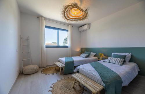 VILLA BAIA 4-5 pers - 2mn plages - Kids Friendly - Clim - Piscine - Foto 13