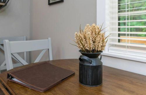 Soul Sister- Creek View, WiFi, Firepit, WiFi, Hiking, 4 mins to Natural Bridge - Foto 25