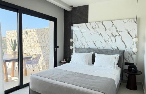 Celeste Luxury Villas - Photo 40