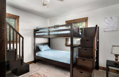 River Access Cabin w Hot Tub Kayaks WiFi Grill - Photo 20