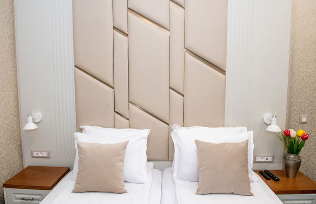 Agora Boutique - Photo 40