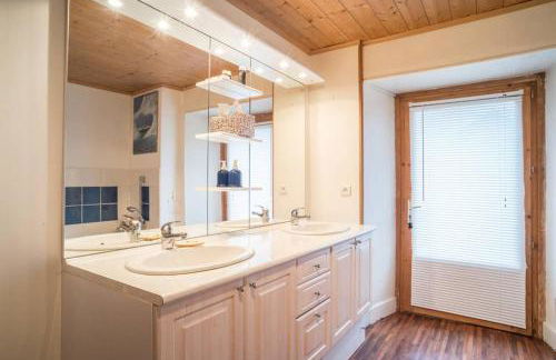 Appartement spacieux proche des télécabines et du centre ville avec jardin privé - Foto 36