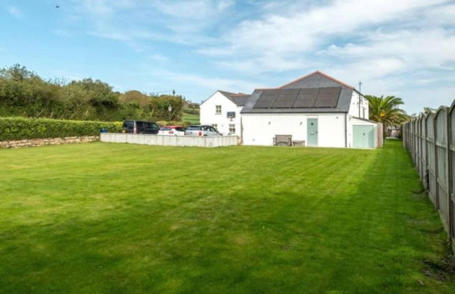 Remarkable Large 1-bed Apartment Nr Penzance - Photo 17