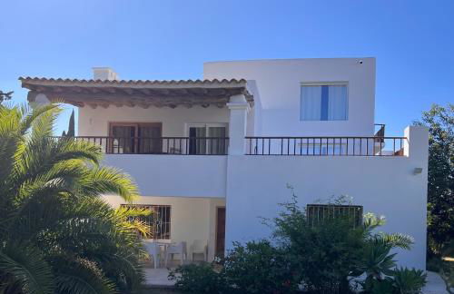 Villa en zona Playa D'en Bossa con gran piscina - Photo 6