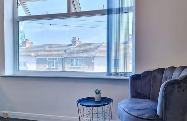 White Cozy House With Pool Table Game Room - Photo 16