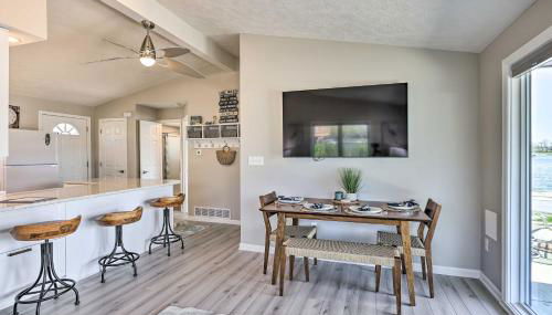 Lakefront Bellevue Home Private Beach and Fire Pit! - Foto 5