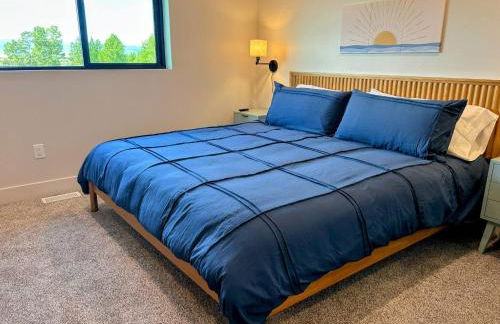 Alpine Escape Luxury Retreat, Hot Tub, Walkable, Mountain Views, 3 King Beds - Foto 39