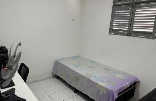 Casa Aconchegante com 2 quartos a 9 minutos de carro para as praias mais procuradas da região - Foto 11