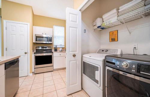 Epic Arty Retreat near Disney - Foto 13