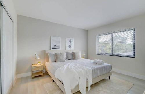 2BR Coastal Getaway! - Foto 2