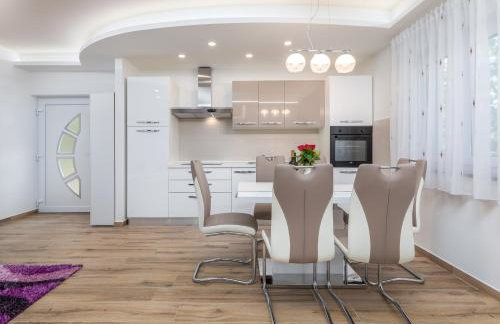 Apartment R & Z-Brand new family apartment with a spacious yard - Foto 16