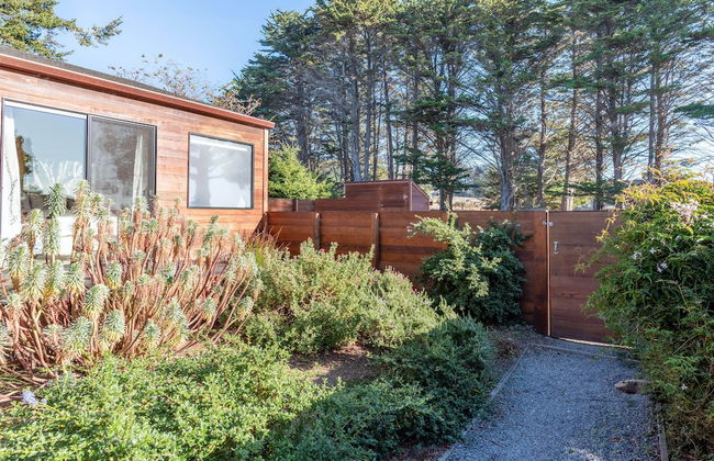 The Sixpence Beach Access Hot Tub - Foto 25