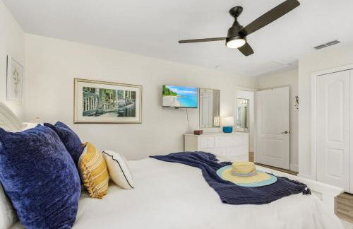 Lakeview Villa lovely pool home in gated community - Photo 24