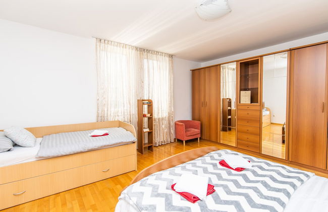 Modern 2bdr Apartment in the Center- Free Parking - Foto 4