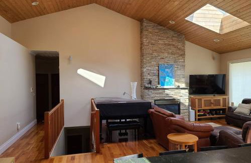 Expansive Dual-Kitchen Retreat - Foto 25