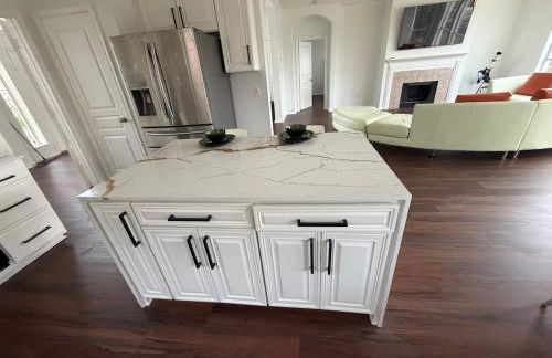 Luxury Lakefront 4BR - Corporate & Extended Stay Friendly - Foto 57