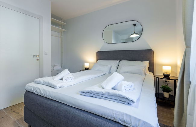 Exquisite Prestige Luxury Apartments With Shared Pool - Photo 2