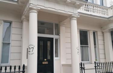 Warwick Square - Photo 3