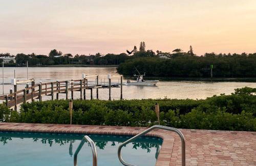 Paradise with a pool, pier and private beach area - Foto 37