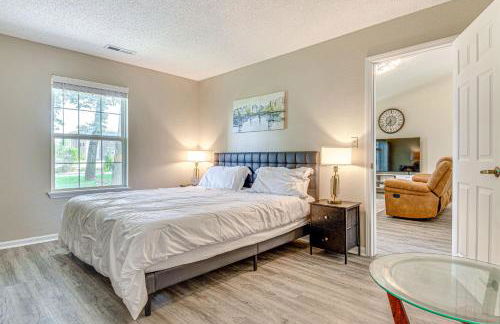 Westfield Home with Furnished Patio 2 Mi to Park St - Foto 10