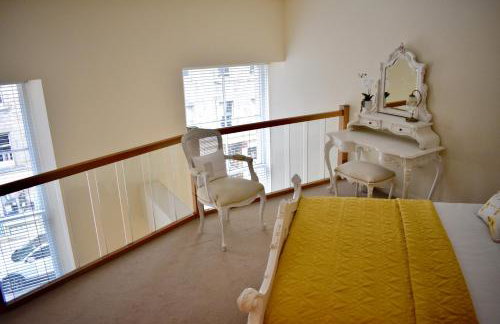 WEE SUZIE STAYS - Stunning George St Apartment - Foto 18